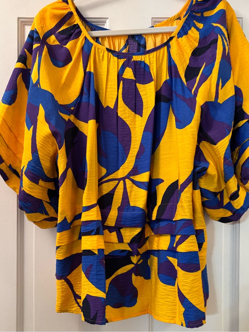 Liz Claiborne Yellow, Blue & Purple Abstract Peasant Top 3X